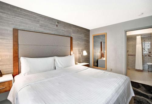 Homewood Suites by Hilton Chicago Downtown Image