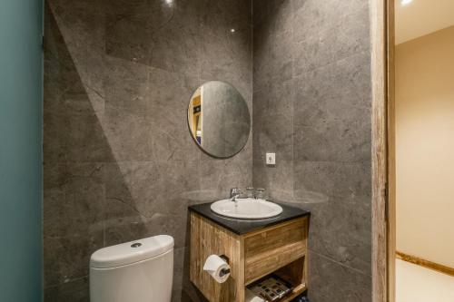 Bagno di DEJAVU 2.0 HOTEL BAJO KOMODO