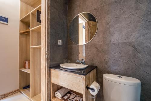 Koupelna v ubytování DEJAVU 2.0 HOTEL BAJO KOMODO