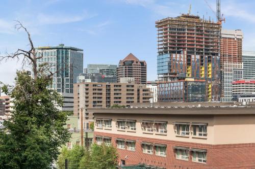 a view of a city skyline with tall buildings at Affordable APT in Salt Lake City Ideal Location in Salt Lake City