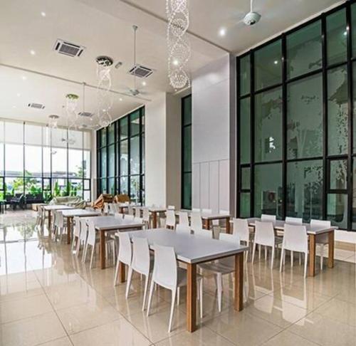 Restoran atau tempat lain untuk makan di 1402 setia tropika kempas 3room johorbahru center
