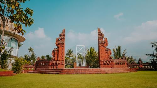 a monument in the middle of a park at Villa Rancabango Hotel & Resort Garut in Tarogong
