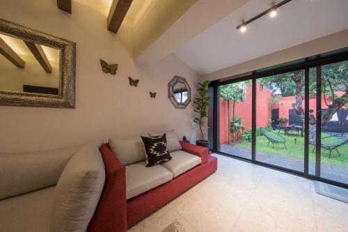 Khu vực ghế ngồi tại Tonalli Casa Boutique