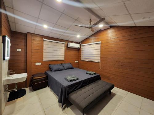 Letto o letti in una camera di Wild Orchid 5BHK Villa & Eco Cottages in Sancoale Valley