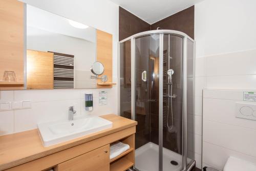 A bathroom at Der Almblick
