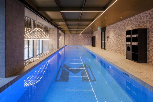 Meriton Suites Melbourne Image