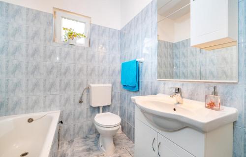 Kúpeľňa v ubytovaní Apartman - Starigrad Paklenica-Rovanjska, Zadarska