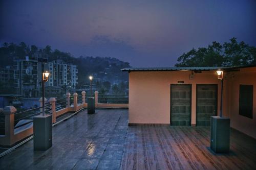 Μπαλκόνι ή βεράντα στο Hillview Rental 2BK with balcony