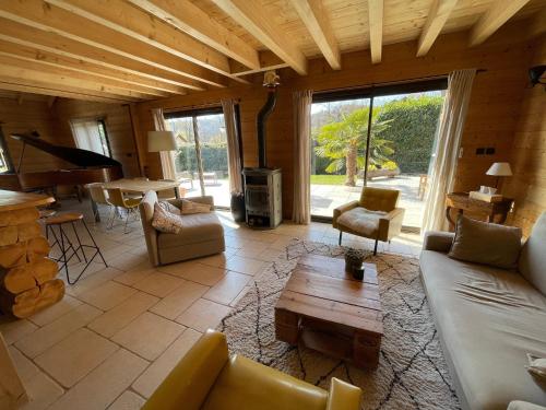 Photo de la galerie de l'établissement Chambre chez l'habitant cosy 20 minutes Annecy, à Contamine-Sarzin