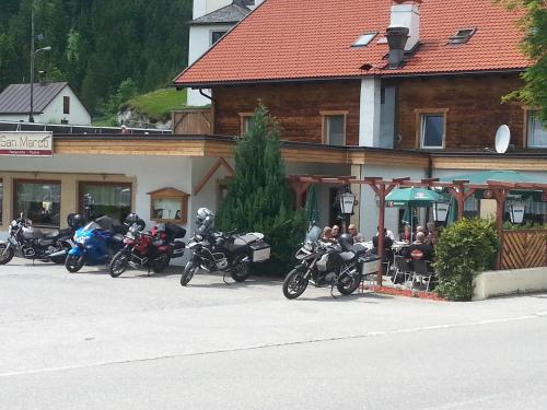 Fotografie z fotogalerie ubytování Gasthaus Traube v destinaci Bichlbach