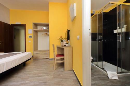 Et badeværelse på LHG Comfy Rooms