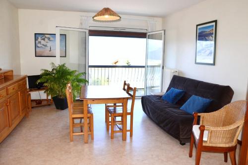 Photo de la galerie de l'établissement Appartement vue montagne à Font Romeu - Appartement 7, à Font-Romeu-Odeillo-Via