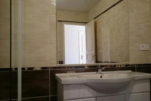 Bilik mandi di Appartement vue montagne à Font Romeu - Appartement 7