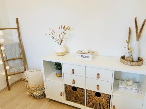 Photo de la galerie de l'établissement Cozy and Unique apartment near train station, à Bratislava