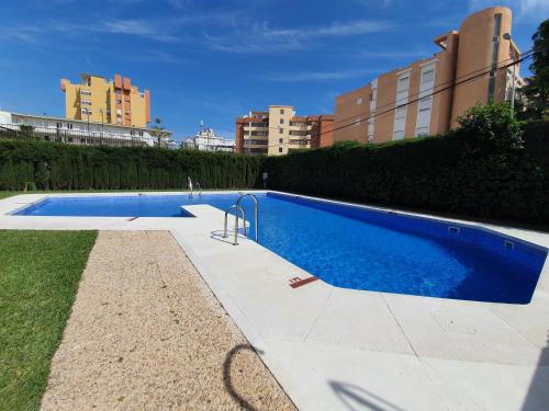 Acogedor en la Carihuela con plaza de garaje garantizada! Sol Montemar