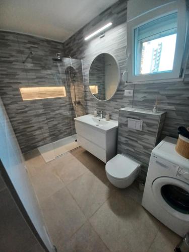 Apartment Mare - lovely flat few steps away from the main bus station and Zadar old town