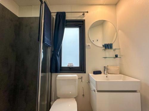 Koupelna v ubytování Estivo Premium Deluxe mobile homes on Camping Malibu Beach