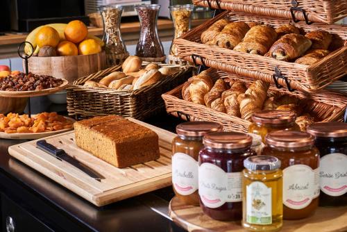 Jídlo v hotelu nebo okolí