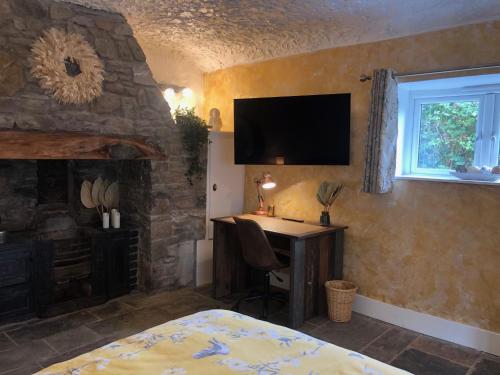 Olli's Cottage-Terrace & Jacuzzi optional photo 13