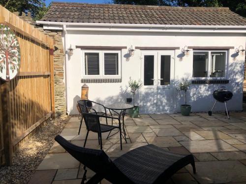 Olli's Cottage-Terrace & Jacuzzi optional photo 14