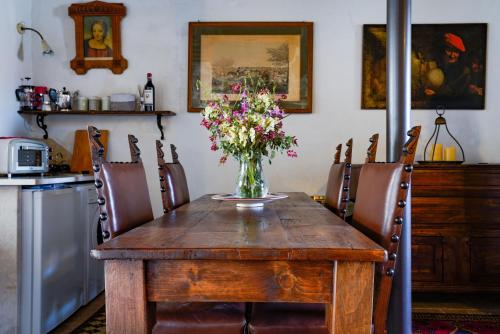 Φωτογραφία από το άλμπουμ του INN Piazza in Montemerano, the heart of Tuscany σε Montemerano