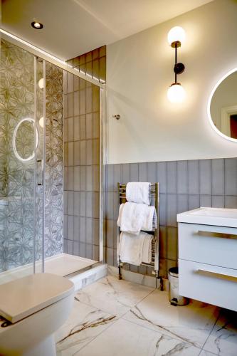Un baño de Alderley Edge Hotel