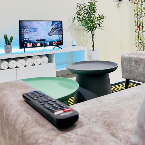 TV/trung tâm giải trí tại Homestay Akasia 12