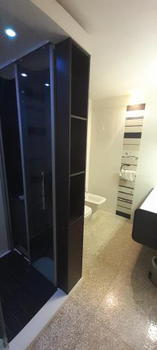 Deluxe Mistral Roomにあるバスルーム