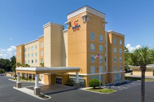 a rendering of the front of a hotel at Comfort Suites Lake City in Lake City
