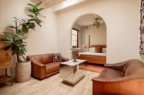 Hotel Novacancy Image