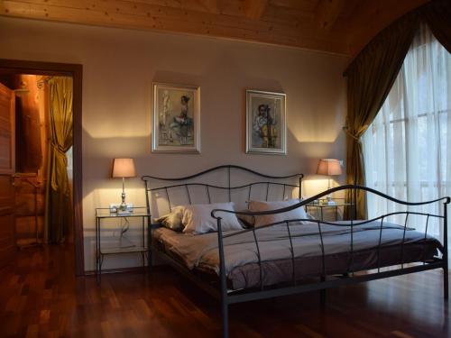 Una cama o camas en una habitación de Chalet in Bad Kleinkirchheim Ski Area