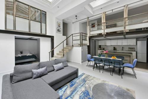 Montmartre Theater Loft