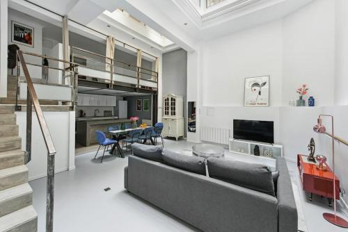 Montmartre Theater Loft