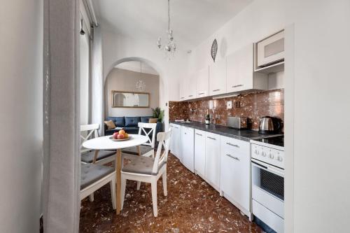 Dapur atau dapur kecil di King´s Road Residence