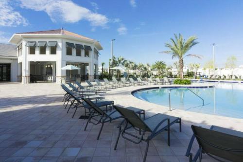 Πισίνα στο ή κοντά στο Amazing Townhome with Private Pool SL4839