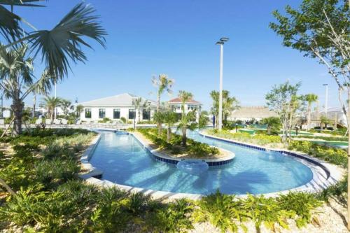 Πισίνα στο ή κοντά στο Amazing Townhome with Private Pool SL4839