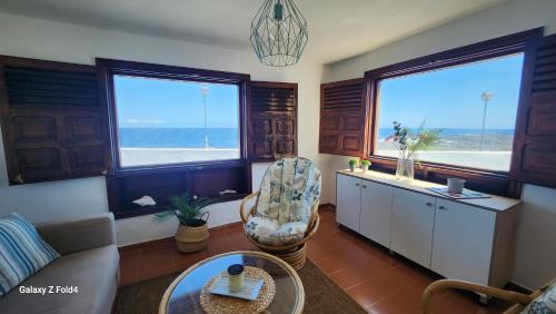 Villa Salada on the Ocean Shore