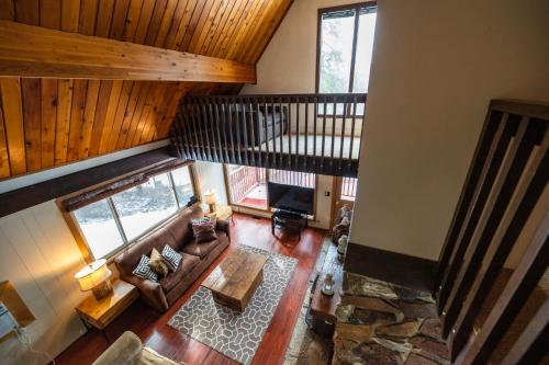 TV a/nebo společenská místnost v ubytování Leavenworth Mountain View Cabin w/ Space to Hike