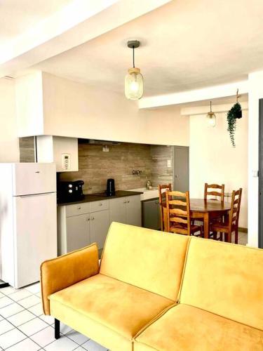 2 T2 proche place Carnot BOX A BAGAGES GRATUITS