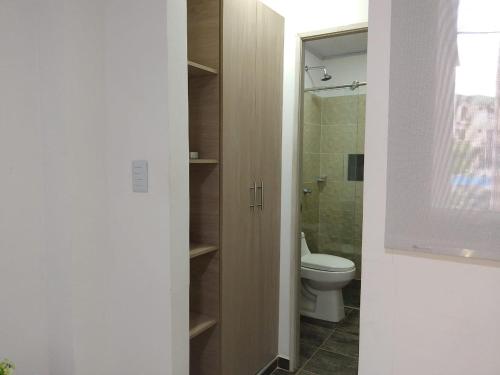 Koupelna v ubytování hermoso aparta - estudio ¡! capacidad 2 personas.