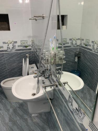 Phòng tắm tại Tam Coc White Swan Homestay