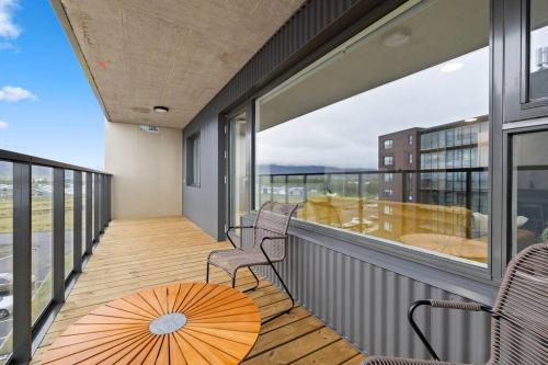 Balkón nebo terasa v ubytování Venture Vacations - Discover Selfoss Stylish 4Bedroom Hideaway