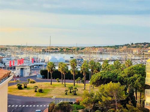 Grand appartement proche port et plages, 6 à 8 pers, 3 chambres, climatisé