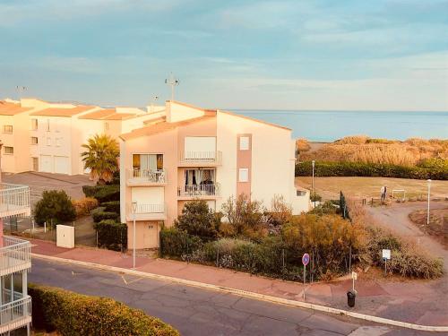 Grand appartement proche port et plages, 6 à 8 pers, 3 chambres, climatisé photo 7