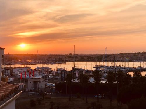 Grand appartement proche port et plages, 6 à 8 pers, 3 chambres, climatisé photo 30