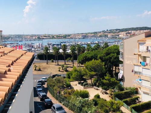 Grand appartement proche port et plages, 6 à 8 pers, 3 chambres, climatisé photo 29
