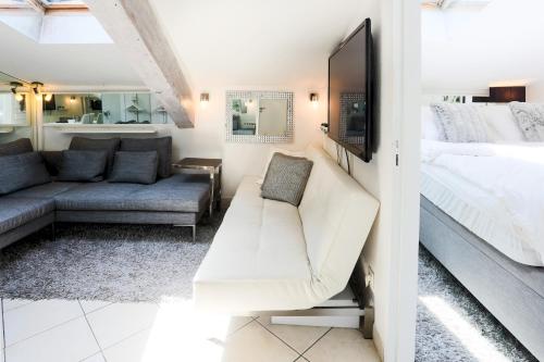 2 room CannesVacationRental by AmericanVacationLiving