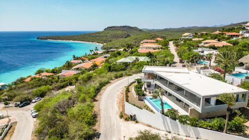 Ptičja perspektiva nastanitve Luxury 12-Person Villa in Cas Abou with Pool, Seaview, and Private Beach Access