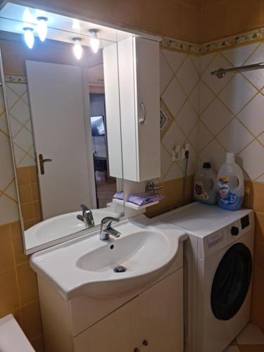 full-apartment-near-Athens-center
