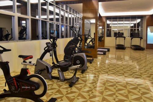 Posilňovňa alebo fitness centrum v ubytovaní Hotel Orion International